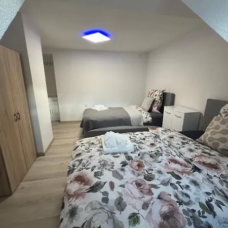 Vina - Mitten In Immenstadt A8 *