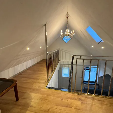 Vina - Mitten In Immenstadt A8 *